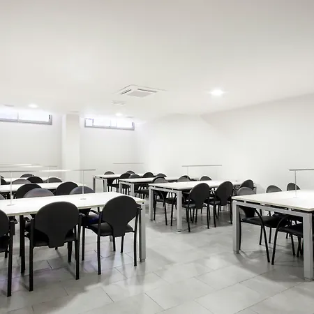 بيت شباب Residencia Universitaria Resa La Concepcion *
