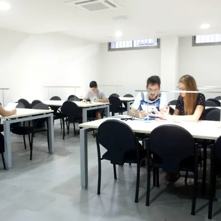 Residencia Universitaria Resa La Concepcion אכסניה ולנסיה