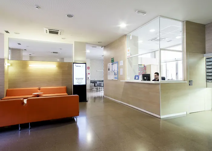 Residencia Universitaria Resa La Concepcion Hostel Βαλένθια