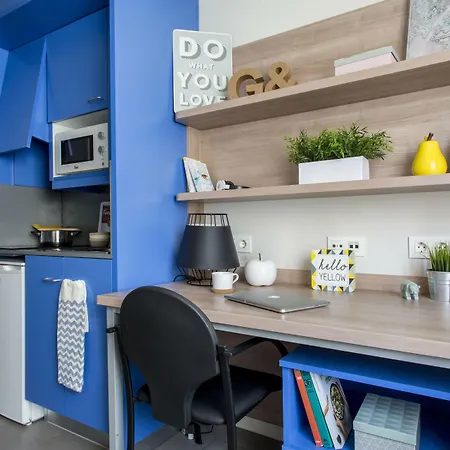 Colegio Mayor Resa La Concepcion * فالنسيا