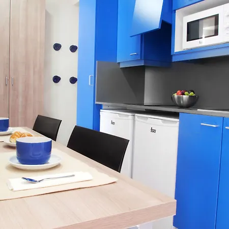 Colegio Mayor Resa La Concepcion بيت شباب *