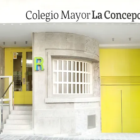 Colegio Mayor Resa La Concepcion بيت شباب *