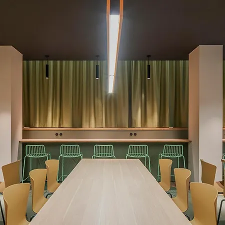 Colegio Mayor Resa La Concepcion بيت شباب *